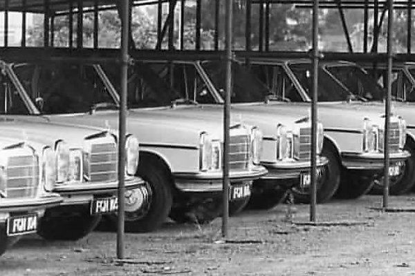 Throwback To 1974 : Row Of Mercedes-Benz Cars Fitted With “FGN” Plate Owned By Nigerian Government - autojosh 
