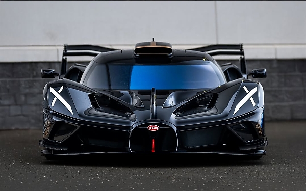 Bugatti Shows Side-by-side Comparison Between Two Variants Of Track-only Bolide Hypercar - autojosh 