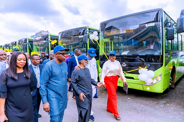 NNPC Ltd Presents 35 CNG Buses To The Presidential Compressed Natural Gas Initiative (PCNGi) - autojosh 