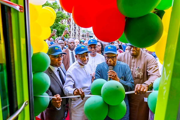 NNPC Ltd Presents 35 CNG Buses To The Presidential Compressed Natural Gas Initiative (PCNGi) - autojosh 