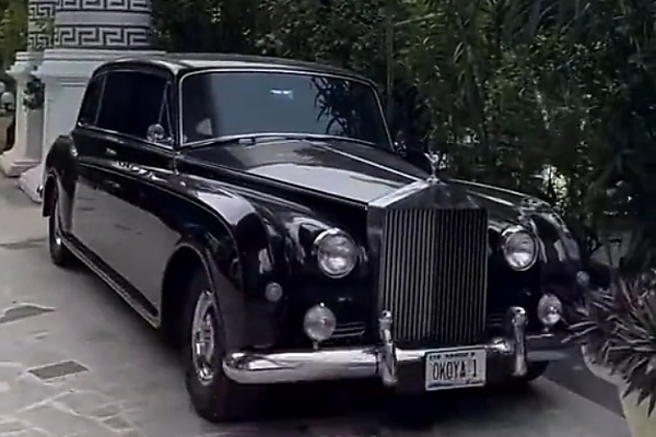 Eleganza : Inside Billionaire Okoya’s Garage, Featuring Rolls-Royces, Including Silver Cloud And Cullinan - autojosh 