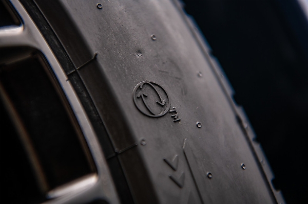 JLR Introduces Industry First P Zero Tyres For Range Rover Made From Rice Husks, Recycled Steel And Plant‑based Resins - autojosh 