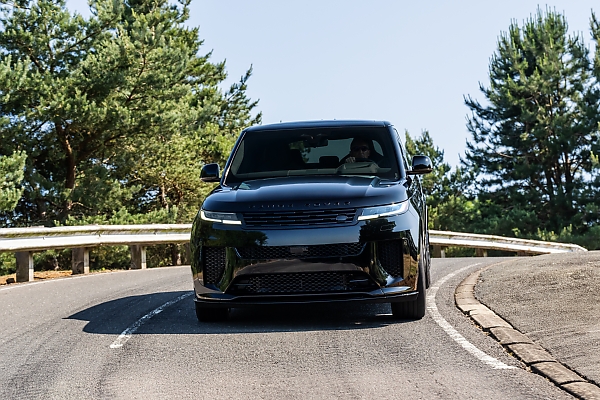 All-new 2026 Range Rover Sport SV Black Appear As If ‘Dipped In Black’ - autojosh 
