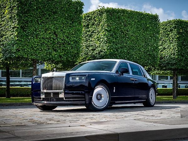 Rolls-Royce Unveils 3 Bespoke Cars Inspired By Chinese Art, Including A Pink Black Badge Cullinan Series II - autojosh