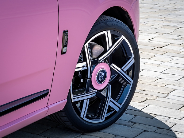 Rolls-Royce Unveils 3 Bespoke Cars Inspired By Chinese Art, Including A Pink Black Badge Cullinan Series II - autojosh