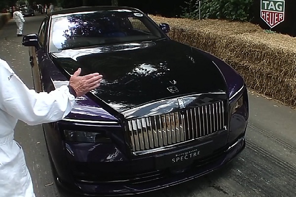 Watch : Rolls-Royce Pushed 659-hp Black Badge Spectre To Its Limit At The Goodwood Festival Of Speed - autojosh 
