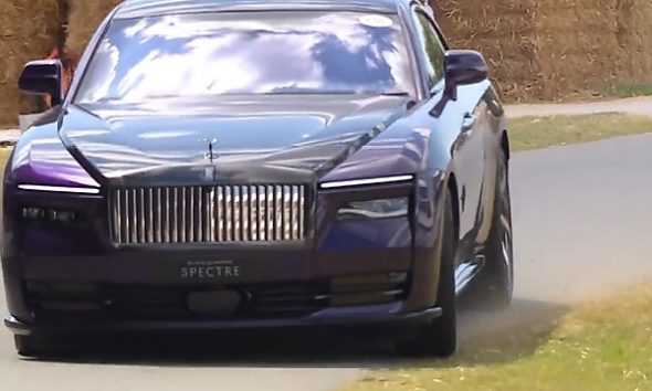 Watch : Rolls-Royce Pushed 659-hp Black Badge Spectre To Its Limit At The Goodwood Festival Of Speed - autojosh