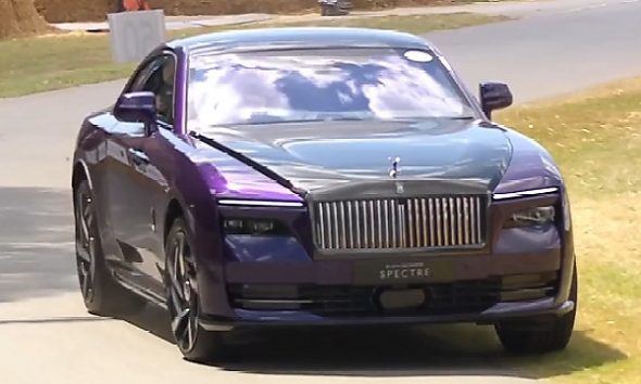 Watch : Rolls-Royce Pushed 659-hp Black Badge Spectre To Its Limit At The Goodwood Festival Of Speed - autojosh