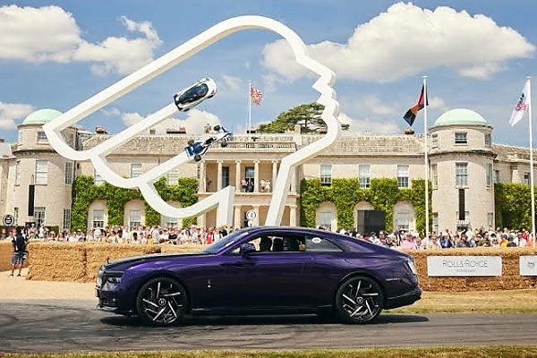 Watch : Rolls-Royce Pushed 659-hp Black Badge Spectre To Its Limit At The Goodwood Festival Of Speed - autojosh 