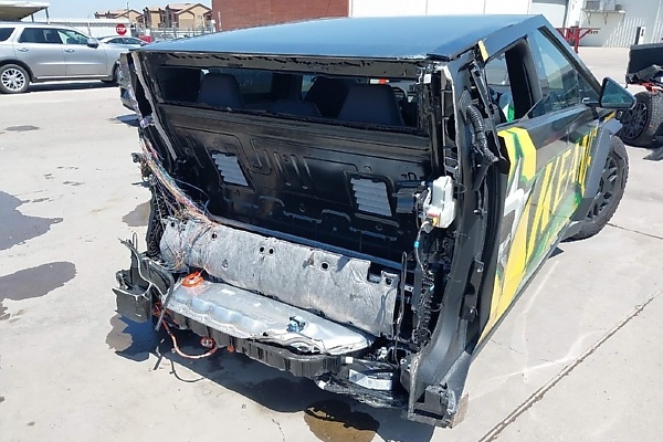 Tesla Cybertruck Split In Two After Tank-like Mercedes G-Class Crashed Into It, Comes Up For Sale - autojosh 