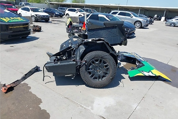 Tesla Cybertruck Split In Two After Tank-like Mercedes G-Class Crashed Into It, Comes Up For Sale - autojosh 