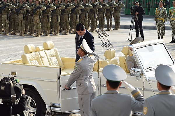 Today’s Photos : Turkmenistan President Inspect The Parade In Roofless Mercedes G-Class ‘Parade Phaeton’ - autojosh 
