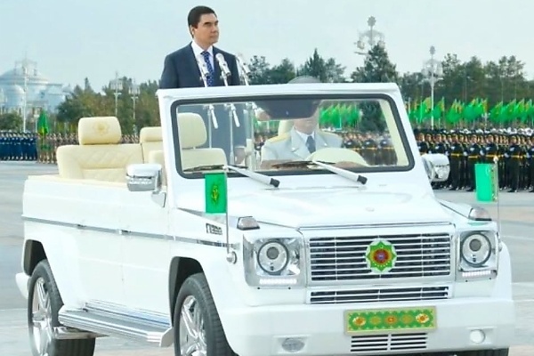 Today’s Photos : Turkmenistan President Inspect The Parade In Roofless Mercedes G-Class ‘Parade Phaeton’ - autojosh 
