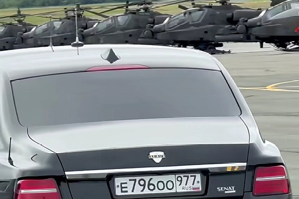 Alaska Summit : Vladimir Putin Shares A Ride With Trump In The Armored Beast - autojosh 