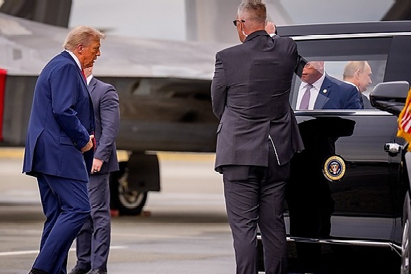 Alaska Summit : Vladimir Putin Shares A Ride With Trump In The Armored Beast - autojosh 