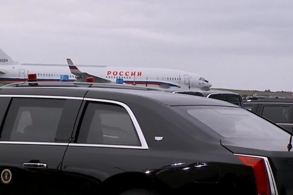 Alaska Summit : Vladimir Putin Shares A Ride With Trump In The Armored Beast - autojosh 