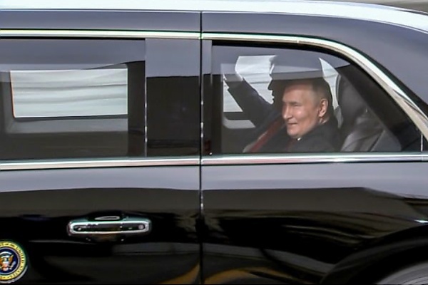 Alaska Summit : Vladimir Putin Shares A Ride With Trump In The Armored Beast - autojosh