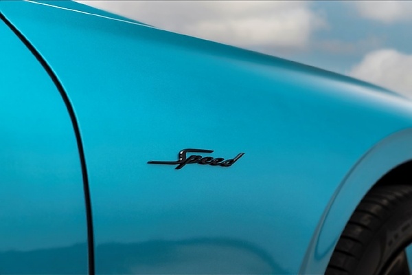 Bentley Introduces Fading ‘Ombre by Mulliner’ Paint Offering That Requires Over 56 Hours To Apply - autojosh 