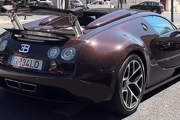 Now Restored : Cristiano Ronaldo Seen Driving His $2.2M Bugatti Veyron, Three Years After Crash - autojosh 