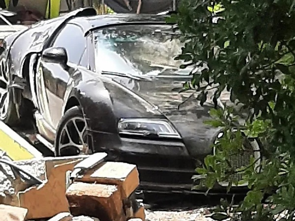 Now Restored : Cristiano Ronaldo Seen Driving His $2.2M Bugatti Veyron, Three Years After Crash - autojosh 