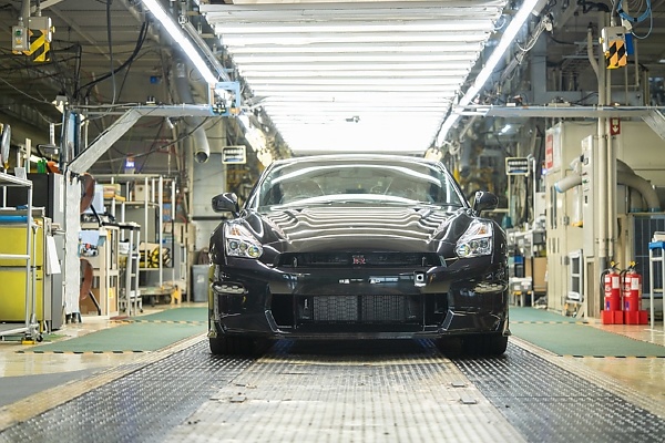 After 18 Year Run, Nissan Bids Farewell To R35 GT-R As Final Vehicle Rolls Off The Production Line - autojosh 