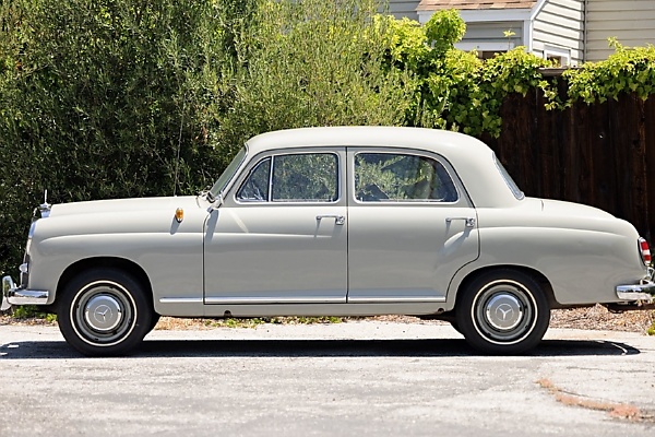Classic 1950s Mercedes-Benz 180 ‘Ponton’ Spotted Cruising Majestically On The Nigerian Road - autojosh 