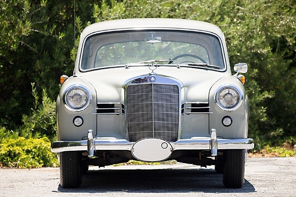 Classic 1950s Mercedes-Benz 180 ‘Ponton’ Spotted Cruising Majestically On The Nigerian Road - autojosh 