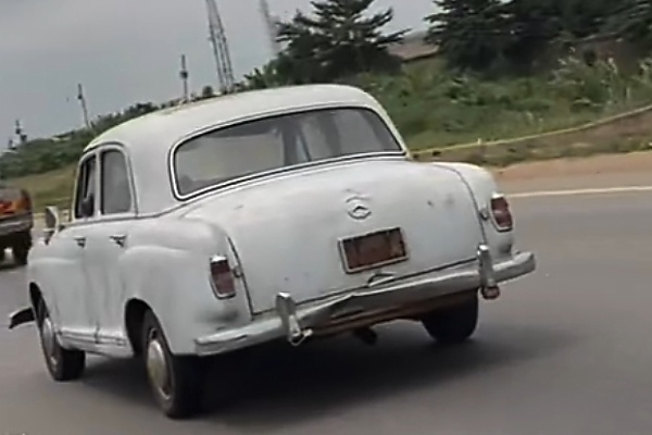 Classic 1950s Mercedes-Benz 180 ‘Ponton’ Spotted Cruising Majestically On The Nigerian Road - autojosh 