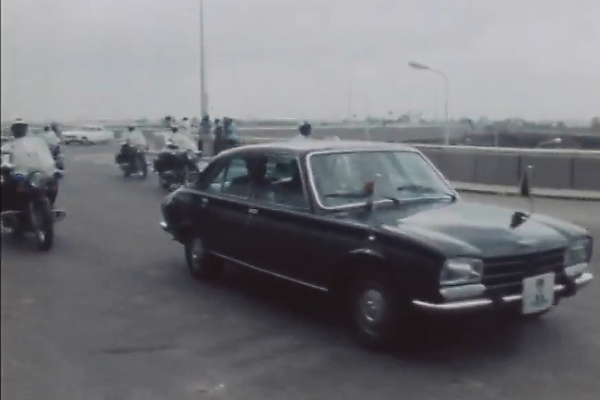 Moment Obasanjo Arrived In Peugeot 504 To Open Murtala Muhammed International Airport In 1979 - autojosh 