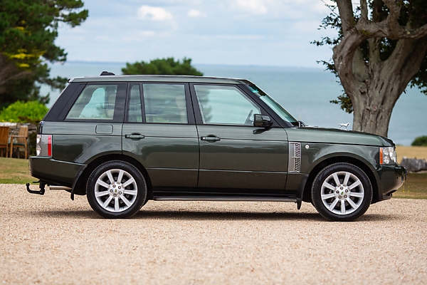 Queen Elizabeth’s 20-year-old Range Rover Sells For $237,000 - Over Ten Times Its Market Value - autojosh