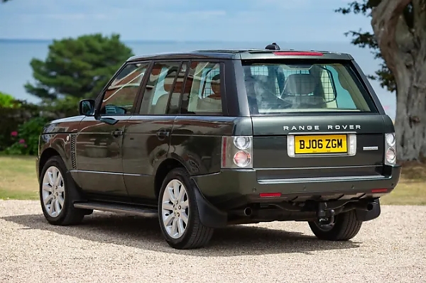 Queen Elizabeth’s 20-year-old Range Rover Sells For $237,000 - Over Ten Times Its Market Value - autojosh