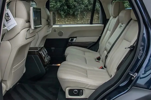 Queen Elizabeth’s 20-year-old Range Rover Sells For $237,000 - Over Ten Times Its Market Value - autojosh