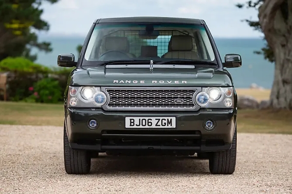 Queen Elizabeth’s 20-year-old Range Rover Sells For $237,000 - Over Ten Times Its Market Value - autojosh