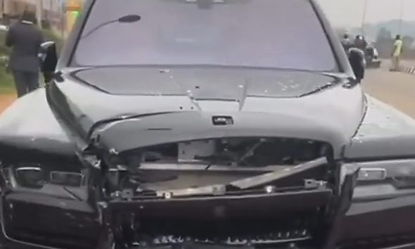 Rolls-Royce Cullinan Worth ₦1b And Taxi Involved In Crash In Abuja – But Who Do You Think Is At Fault? - autojosh