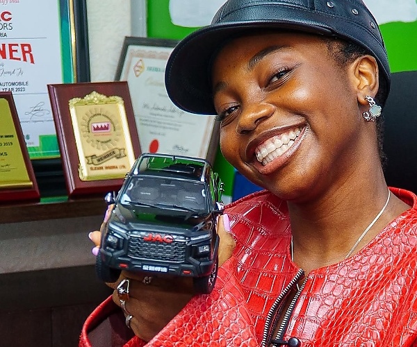 Comedian Taaooma Becomes Elizade-JAC’s First-ever Brand Ambassador, Gets JAC JS6 SUV - autojosh 