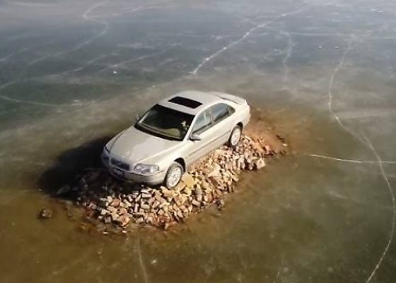 Here Is How This 2001 Volvo S80 Got Stuck On A Tiny Lake Called “Volvo Island” Since 2012 - autojosh