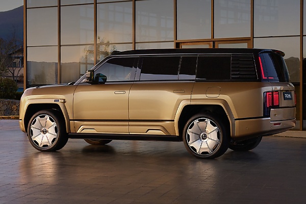 Yangwang U8L Dingshi Edition With 24K Gold Badges Wants To Steal Cullinan’s Customers, Starts At $181,000 - autojosh 