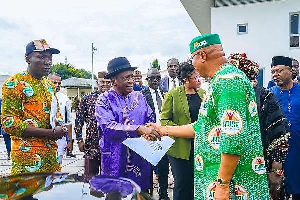 Akwa Ibom Governor Present Brand New Toyota Land Cruiser 300 SUVs To All Former Deputy Governors - autojosh 