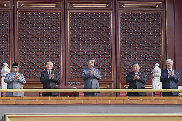 Chinese President Review Troops From The Roof Of Hongqi Limousine During 80th Victory Day Parade - autojosh 