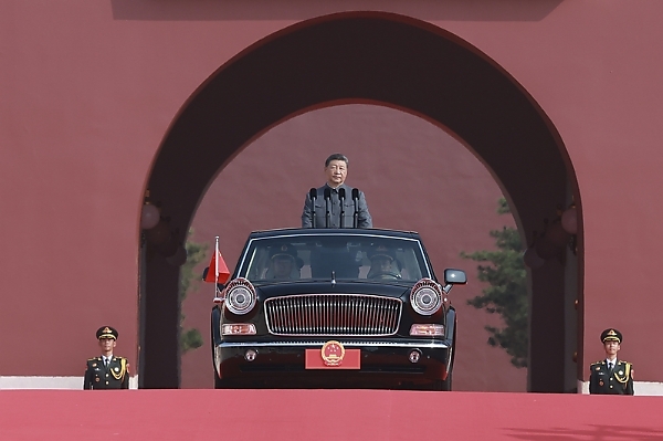 Chinese President Review Troops From The Roof Of Hongqi Limousine During 80th Victory Day Parade - autojosh 