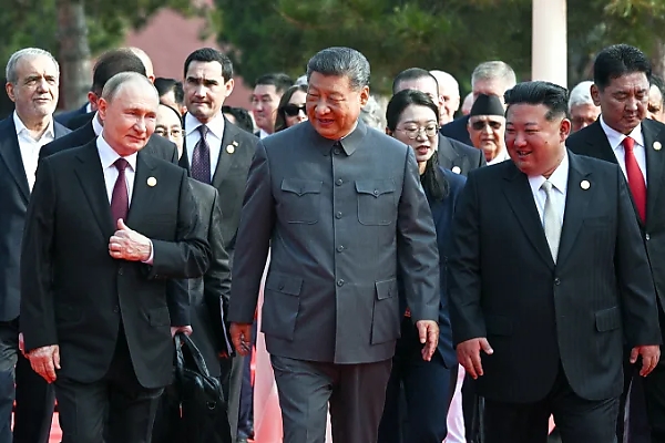 Chinese President Review Troops From The Roof Of Hongqi Limousine During 80th Victory Day Parade - autojosh 
