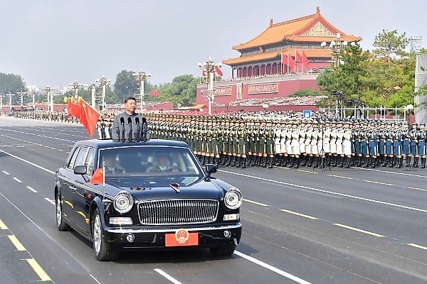 Chinese President Review Troops From The Roof Of Hongqi Limousine During 80th Victory Day Parade - autojosh 