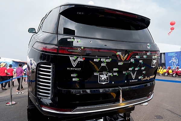 INKAS Unveils Lạc Hồng 900 LX, An Electric Armored SUV That Can Withstand 400 Laser-guided Rounds - autojosh