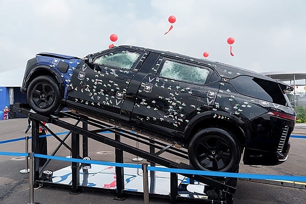 INKAS Unveils Lạc Hồng 900 LX, An Electric Armored SUV That Can Withstand 400 Laser-guided Rounds - autojosh
