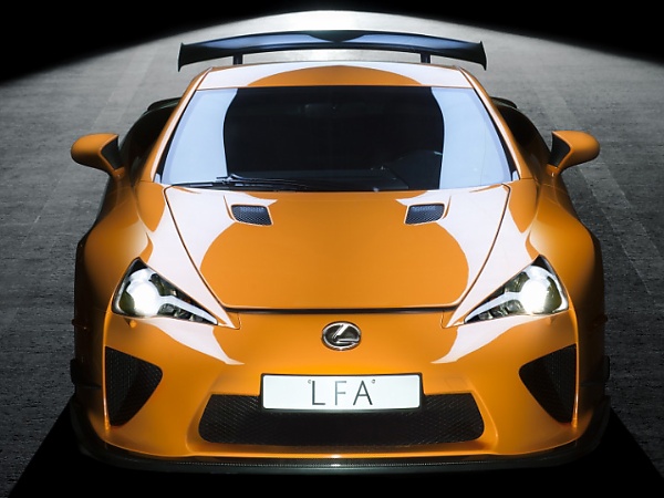 Car Spotter Went Wild After Spotting 1-of-500 Lexus LFA Worth $1 Million On The Nigeria Road - autojosh