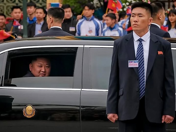 While Putin’s Bodyguards Carries ‘Poop Suitcase’, North Korean President Uses Mercedes With Toilet During Foreign Trips
