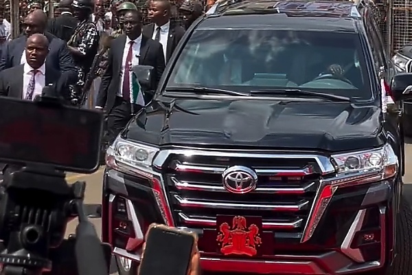 Moment Tinubu Arrived For The Coronation Of 44th Olubadan In Armored Toyota Land Cruiser 300 Series - autojosh 