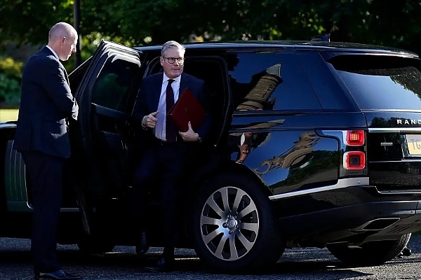 UK Prime Minister’s Armored Range Rover Sentinels Will Continue To Run On Petrol Due To Electric Variant’s ‘Blast Anxiety’ - autojosh