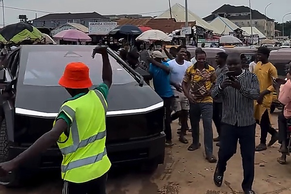 VeryDarkMan Pulls A Large Crowd After Turning Up At A Ghetto In Abuja In Tesla Cybertruck - autojosh
