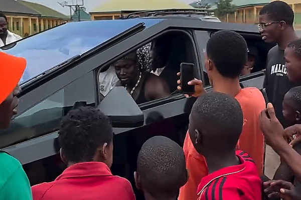 VeryDarkMan Pulls A Large Crowd After Turning Up At A Ghetto In Abuja In Tesla Cybertruck - autojosh